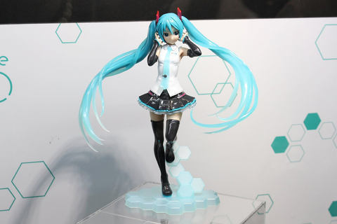 初音ミク12月発売.jpg